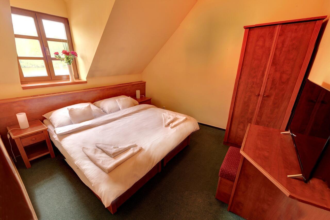 Stirinska Stodola U Prahy Hotel Kamenice Exterior photo